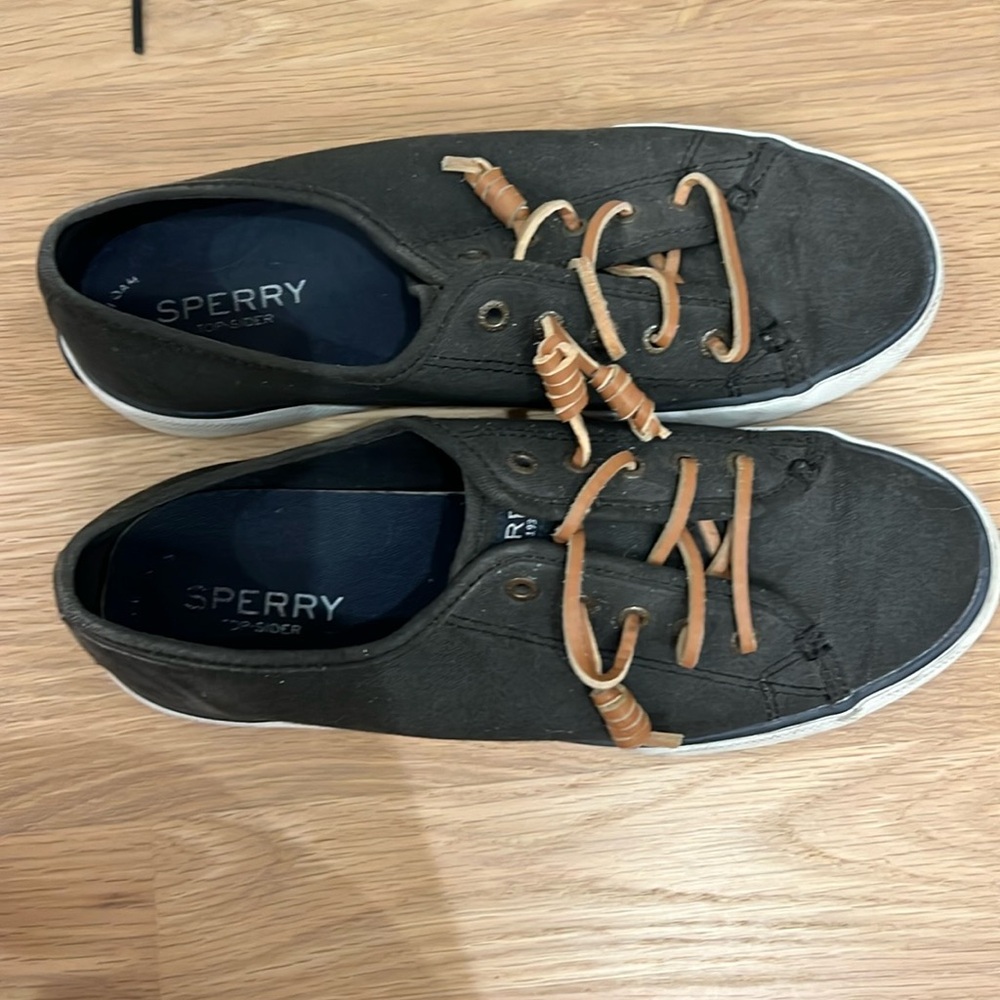 Sperry topsiders